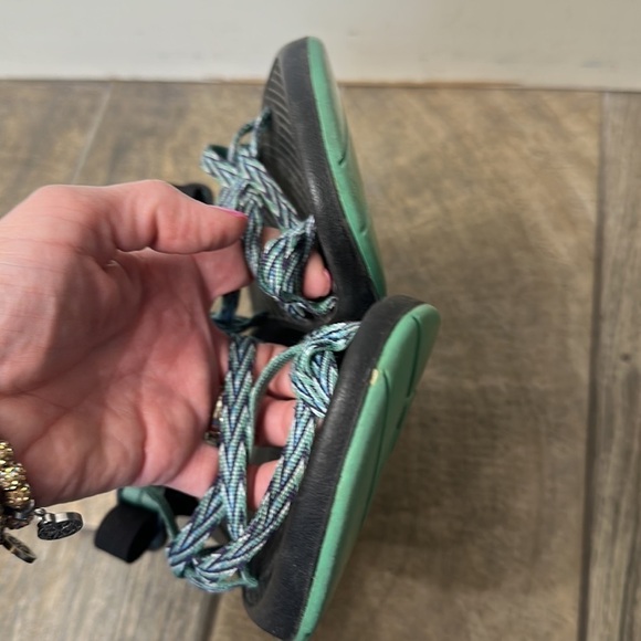 Chaco green and purple sandals size 8 - Picture 9 of 9
